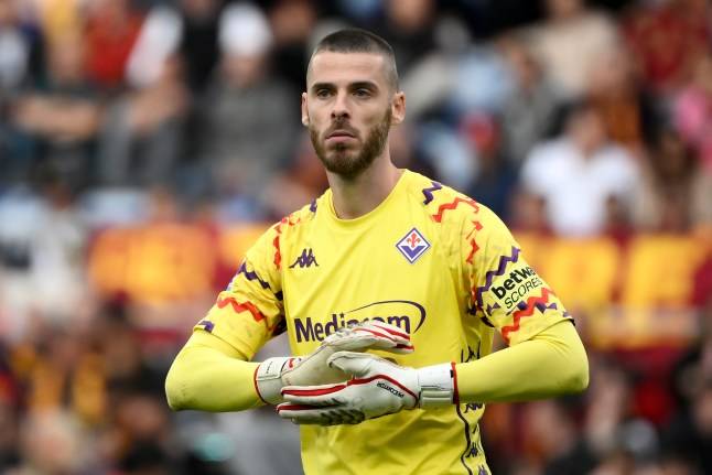 Man Utd told David de Gea would ‘consider’ shock return in January transfer window