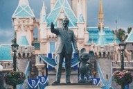 Disney sube precios de entradas a sus parques temáticos durante días festivos importantes