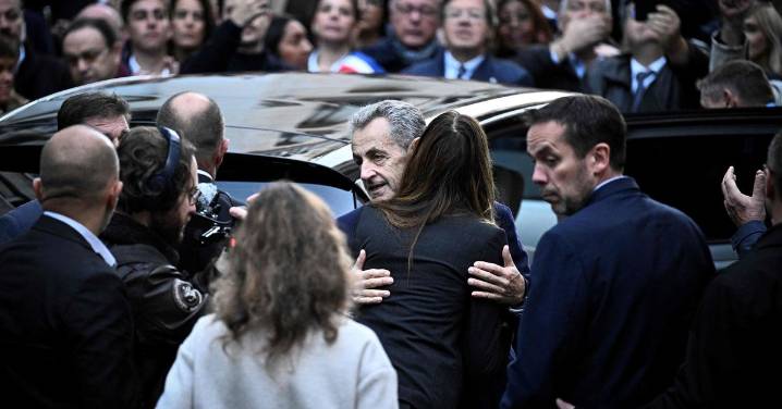 El expresidente Sarkozy entra en la cárcel tras su condena por la trama libia