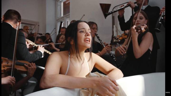 Rosalía revela que el nuevo álbum 'Lux' incluye 13 idiomas