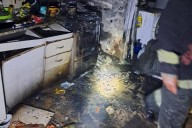 FUEGO! Una persona herida y daños materiales en incendio en un edificio de la capital correntina (IMÁGENES)