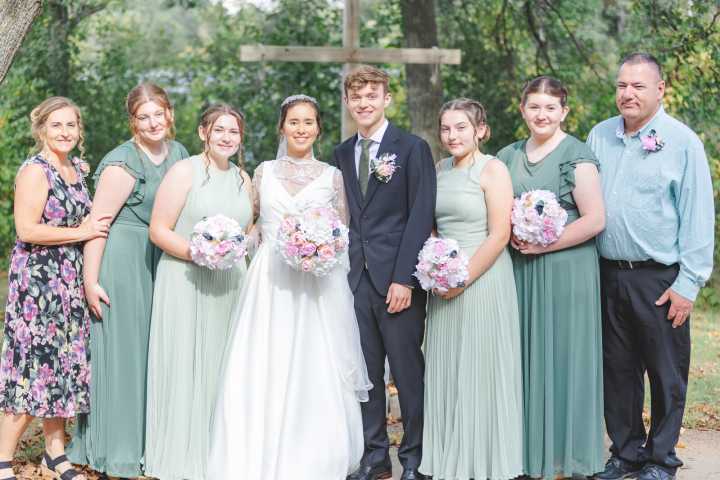 Photo in back of Minnesota cop car leads to marriage