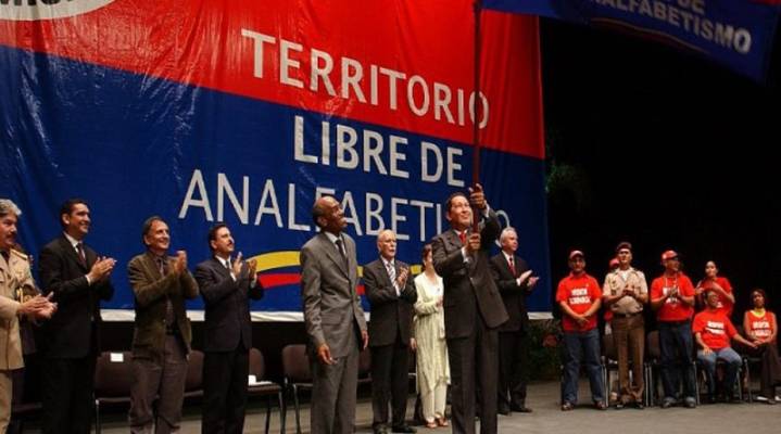 Venezuela conmemora 20 años como Territorio Libre de Analfabetismo