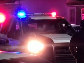 Detienen a hombre por golpear a una mujer; resultó ser buscado por asaltos