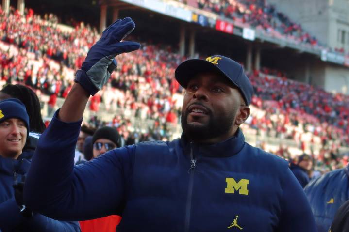 Sherrone Moore Ready to Offer Mega NIL Deal to Flip Top Michigan Target After losing a top commit, Michigan’s Sherrone Moore gears up for a bold NIL move to land a sensational Texas standout. Khosalu 