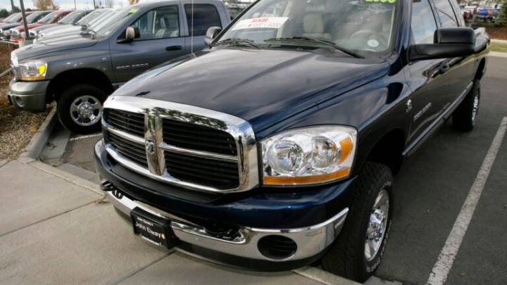 Car Doctor: A truck loses power; the dash lights up with warnings