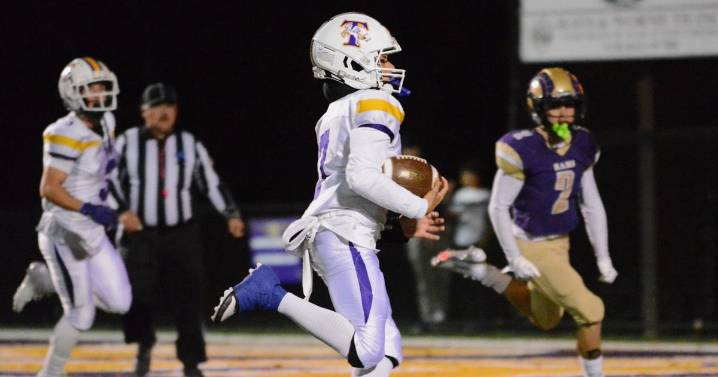 Troy football holds off Amsterdam to clinch coveted No. 2-seed in Class A’s Capital Division