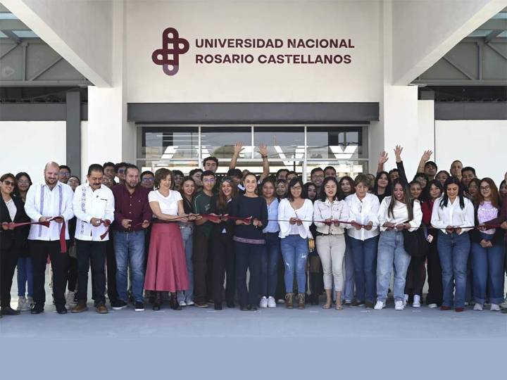 Presidenta inaugura plantel de universidad en centro de México