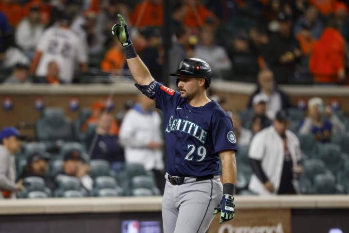 You need to see this Cal Raleigh fan. Plus: NLCS storylines to know today