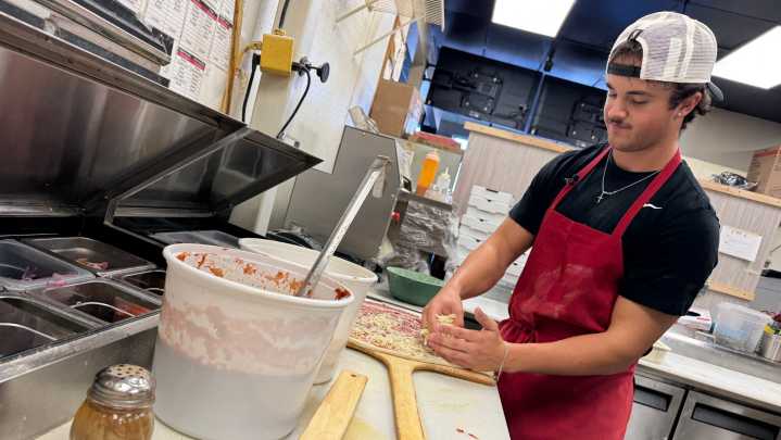 Mom-and-Pop pizza places packed after Portnoy reviews