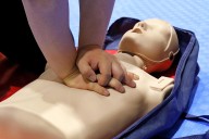 ‘Todos podemos salvar una vida', el taller de reanimación cardiopulmonar del Colegio de Médicos de Toledo