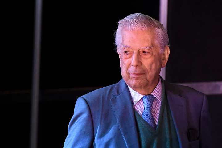 Congreso de la lengua le rinde diversos homenajes a Vargas Llosa