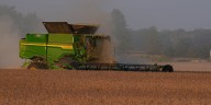 Trump plans aid package for US soybean farmers while seeking trade deal with China