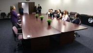 Congresista reconoce a estudiantes por su voluntariado
