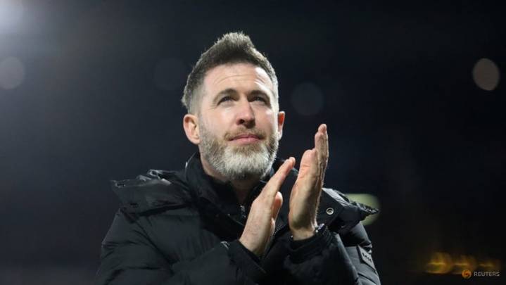 Shamrock Rovers' Bradley faces helicopter dash ahead of title clash