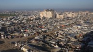 Israel ignora el cese al fuego y bombardea zonas residenciales en Jan Yunis