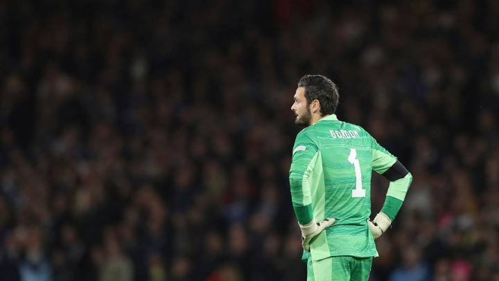 At 42, goalie Craig Gordon back in Scotland squad for World Cup qualifying games
