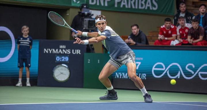 Tomás Etcheverry no pudo con Holger Rune y se despidió del ATP de Estocolmo