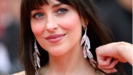 Dakota Johnson confirma que el encaje y transparencias son el dúo elegante para un look sexy y refinado