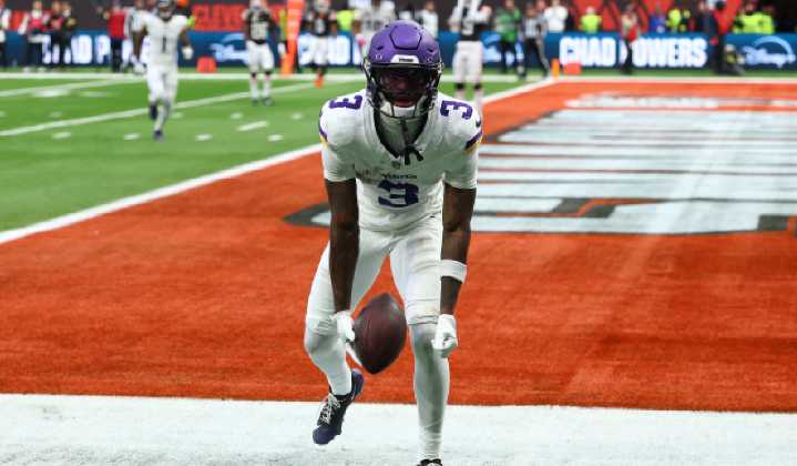 Los dueños de Inglaterra: Minessota Vikings evitan caída internacional y vencen a Cleveland Browns