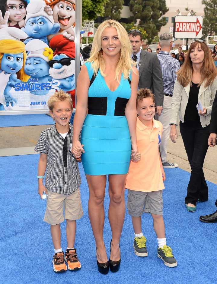 Kevin Federline Claims Sons Woke Up to Britney Spears Holding a Knife