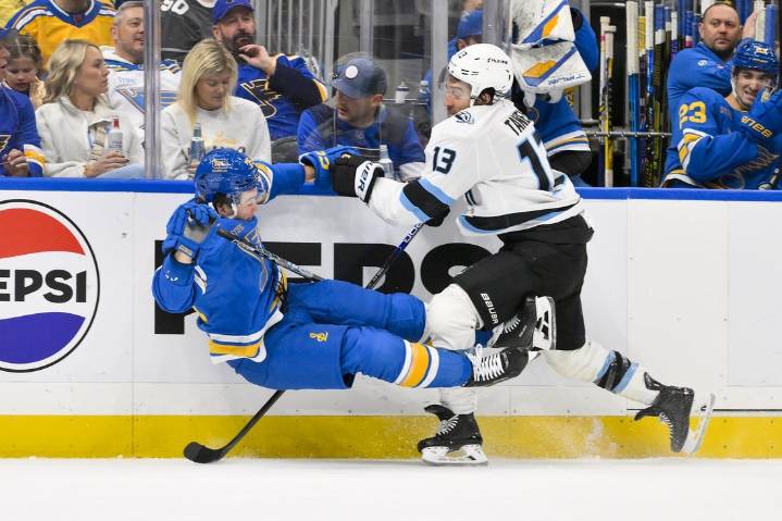 Deadspin | Logan Cooley's hat trick propels streaking Mammoth past Blues