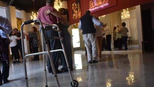 El tango, un aliado para frenar al Parkinson