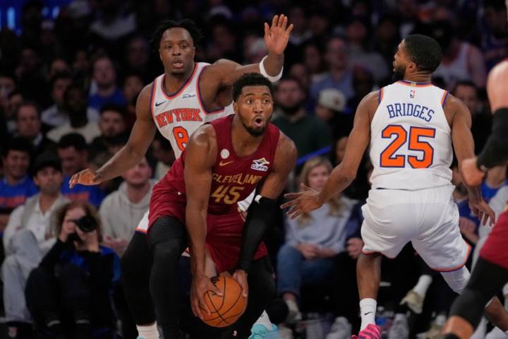 Cavaliers fall to Knicks 119-111 in season opener