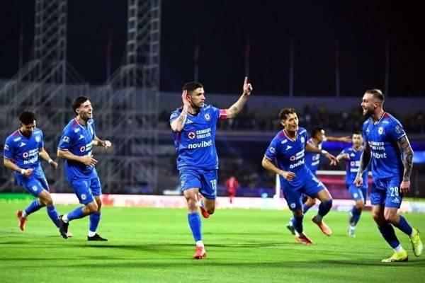 Establece Cruz Azul nueva marca en el Olímpico Universitario