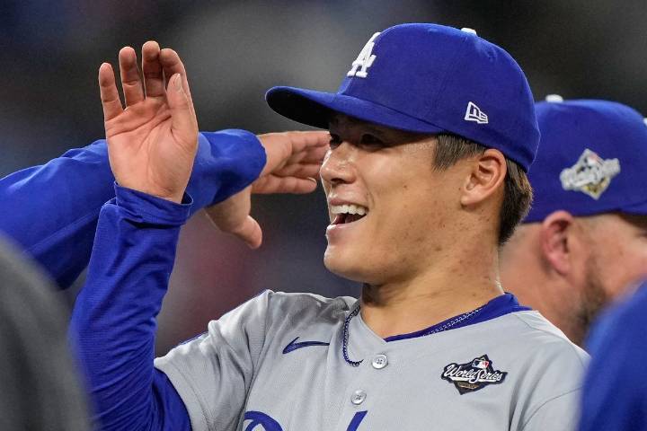 Yamamoto lanza juego completo y Dodgers empatan la Serie Mundial ante Azulejos