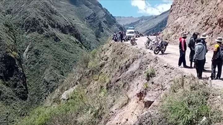 Al menos 16 fallecidos en accidente de bus en el centro de Bolivia