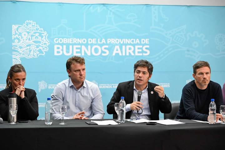 «Solo trajo rabia y crueldad»: Axel Kicillof apuntó contra Javier Milei desde Olavarría