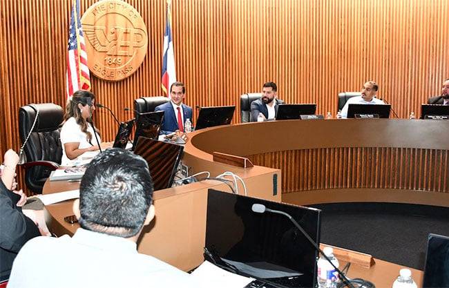 Posponen la tercera lectura; peaje sería de 5 dólares