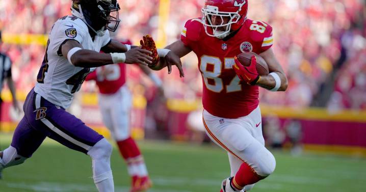 Marlon Humphrey and Patrick Ricard -- but not Lamar Jackson -- back on practice field for Ravens
