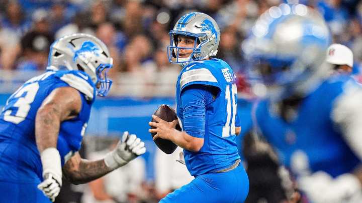 Detroit Lions QB Jared Goff shows pocket moves to evade pass rush