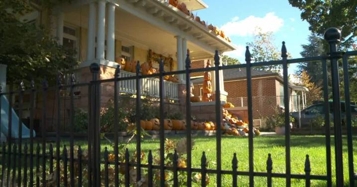 Utahns bring holiday spirit, community with their all