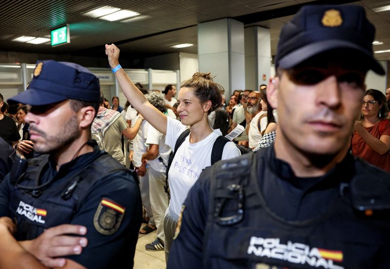 Israel deports Greta Thunberg and 170 other activists to Greece and Slovakia