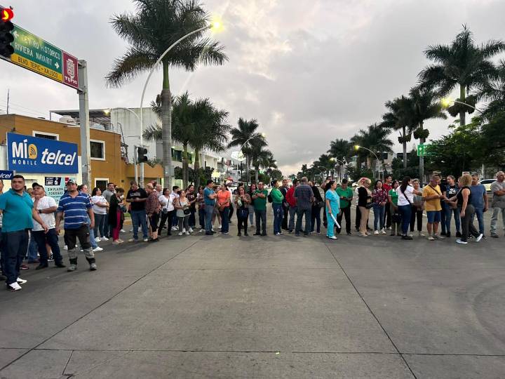 Van contra Cedano por bloquear vialidades; la denuncia incluye a todos los manifestantes