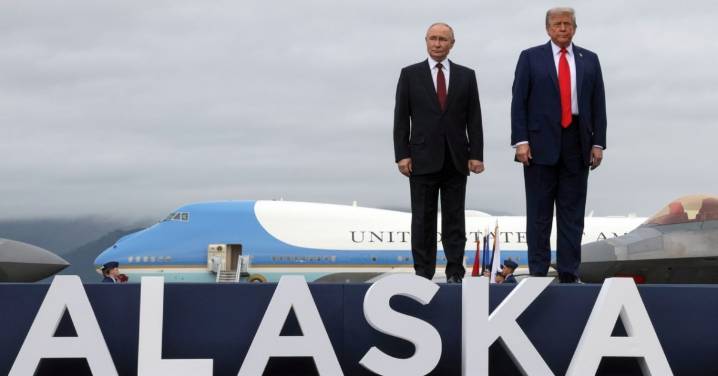 Hablan Putin y Trump por teléfono, previo al encuentro con Zelenski