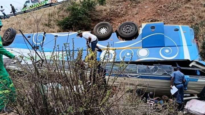Accidente de autobús en Sudáfrica dejó 42 muertos, siete menores entre ellos