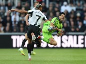 Raúl Jiménez y el Fulham caen en zona de riesgo