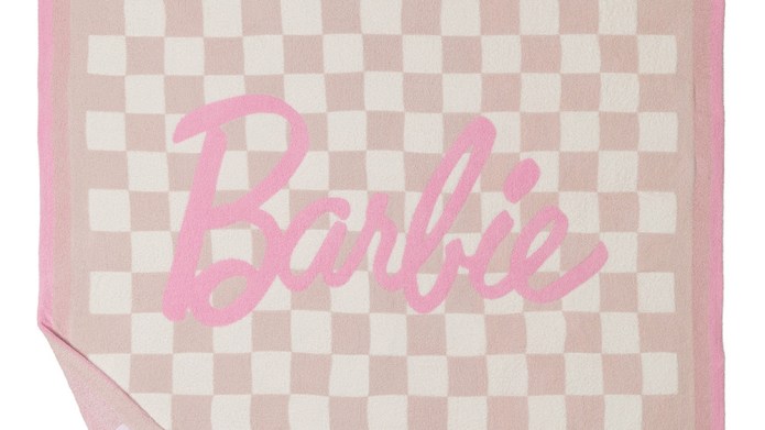 Revolve’s Low-Key Sale on Barefoot Dreams Is the Cozy Season Kickoff You Didn’t Know You Needed