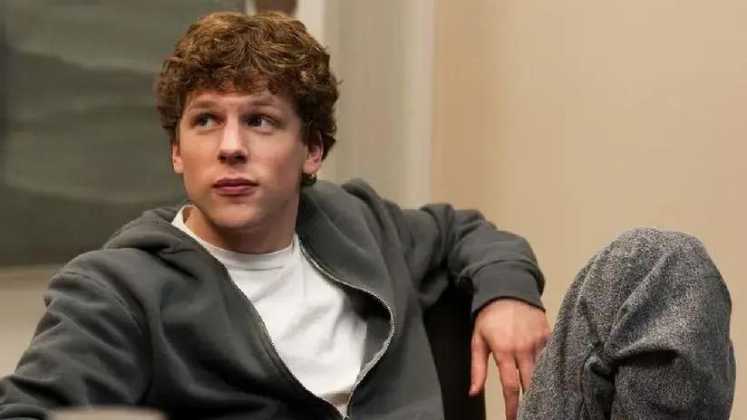 Jesse Eisenberg revela que donará un riñón a un desconocido: "Valdrá la pena ayudar a alguien que lo necesita"