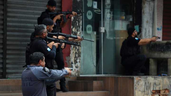 Megaoperativo en Río de Janeiro, que dejó más de 100 muertos, fue planificado durante dos meses: mapa muestra cómo se desarrolló la acción policial