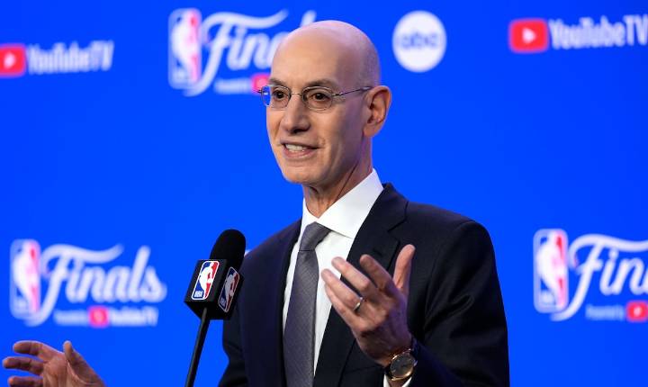 Adam Silver está “profundamente perturbado” por arrestos de Billups y Rozier