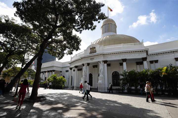 Asamblea Nacional presenta proyecto de ley para la defensa de Venezuela ante «asedio» de EE.UU.