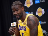 DeAndre Ayton vive su sueño hecho realidad con Lakers