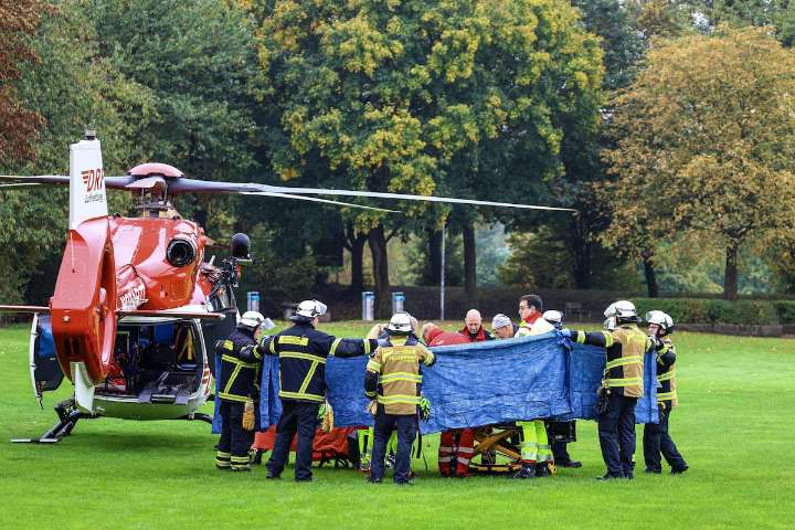 Apuñalaron a una alcaldesa electa en Alemania frente a su casa: está grave