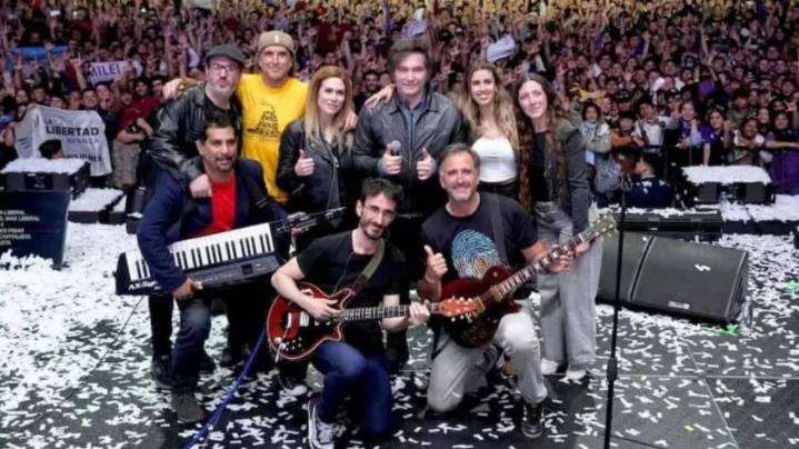 Deportivo Español desvinculó a su abogado tras su aparición en un acto político con Javier Milei: "No nos representa ideológicamente"