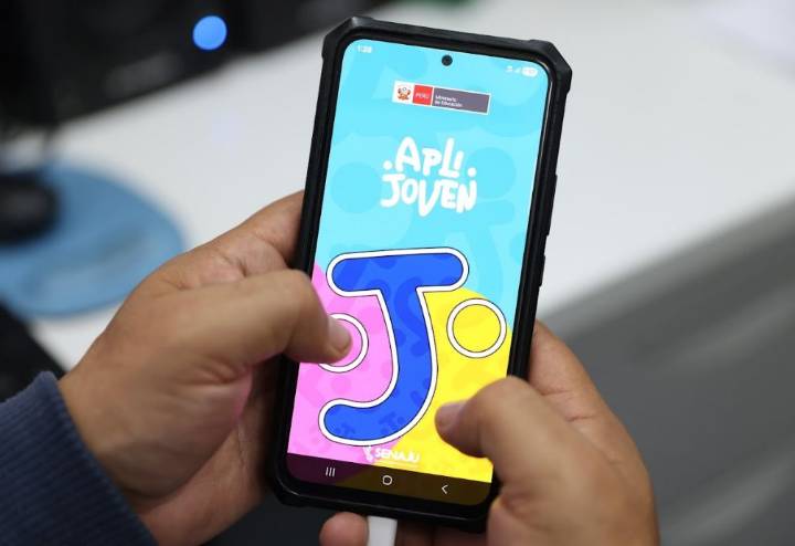 ApliJoven ofrece becas a jóvenes